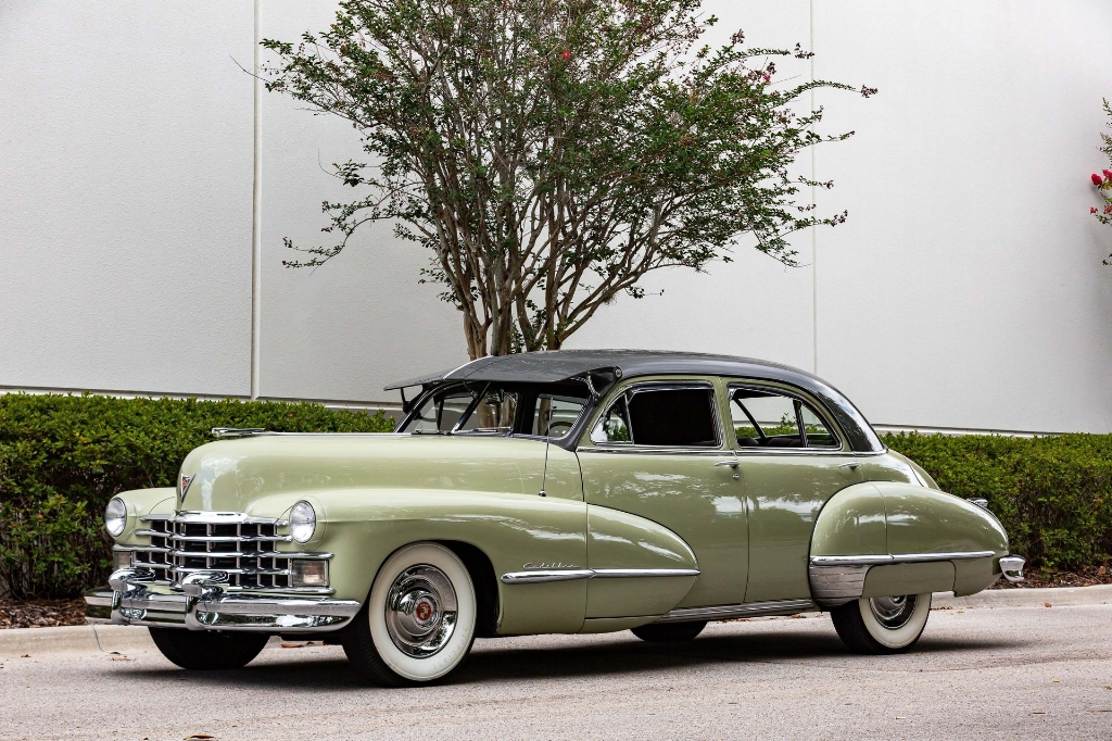 1947-cadillac-series-62.jpg